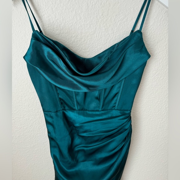 NWT Galina Signature Dress from David’s Bridal. Gem Green Color, Size 0. - Picture 9 of 9